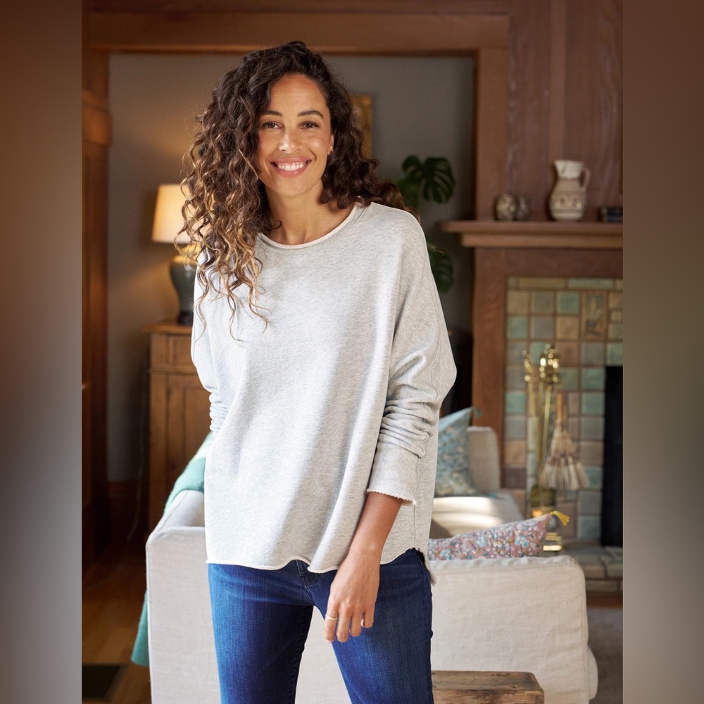 Frank & Eileen Anna Long Sleeve Capelet